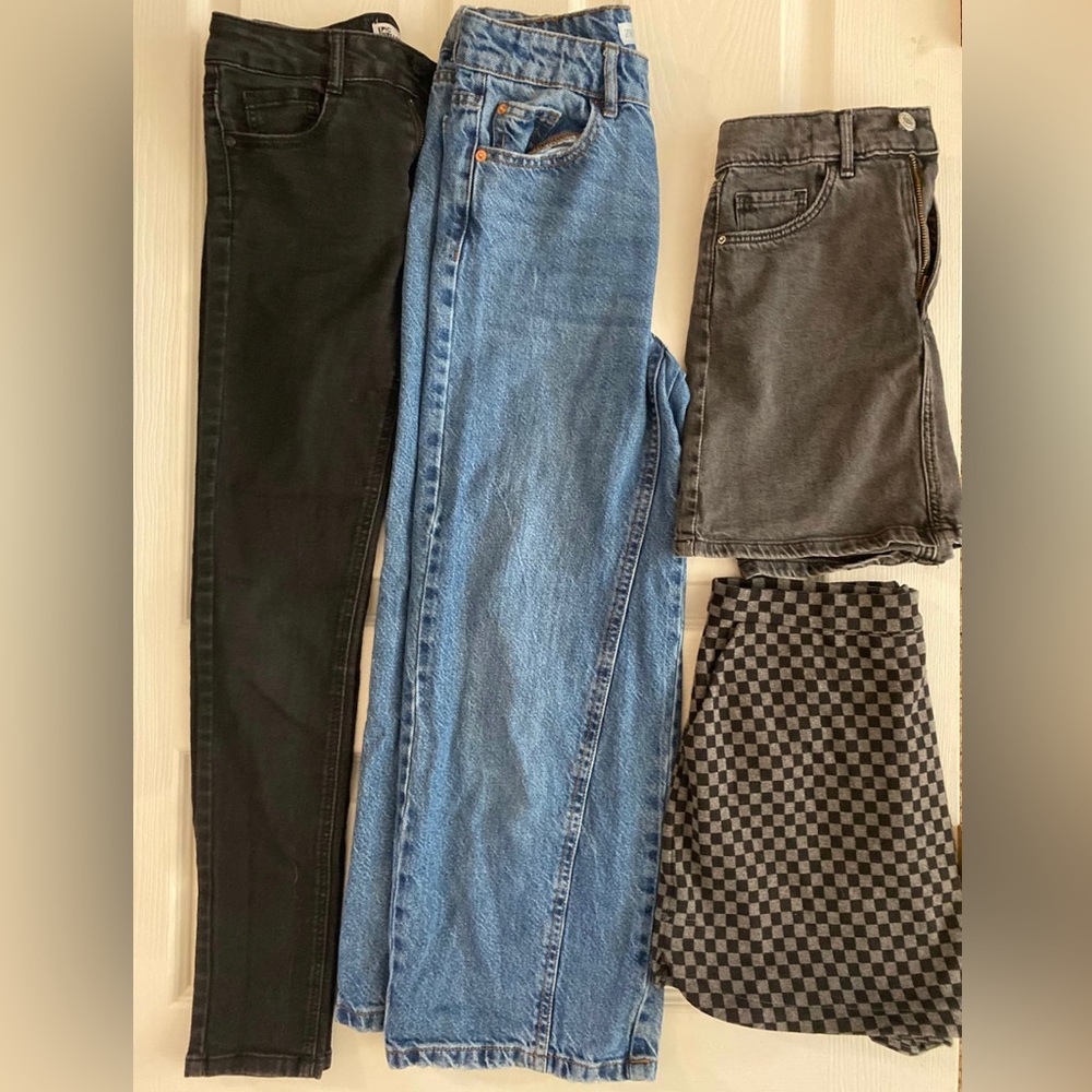 Jeans bundle 2 pair of pants & 2 skirts